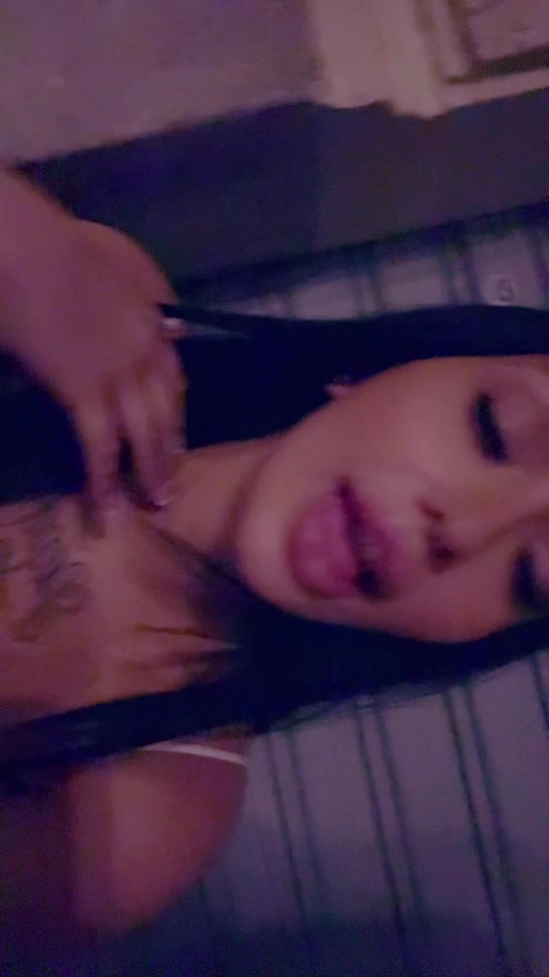 @𝓥𝓡🍒