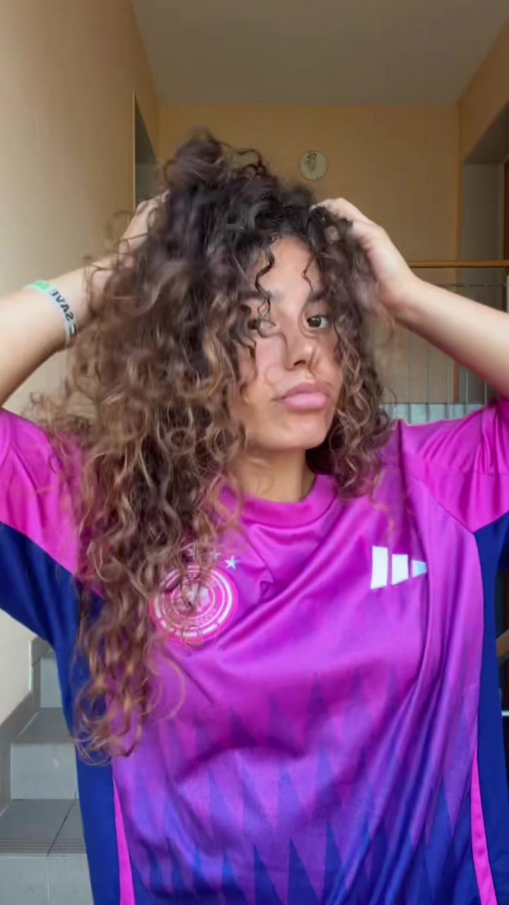 @noùr