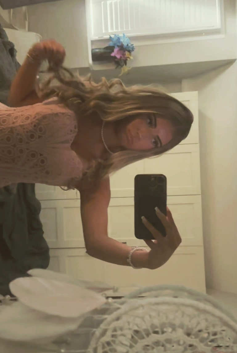 @𝐈𝐙𝐙𝐘 𝐒𝐂𝐀𝐑𝐋𝐄𝐓𝐓