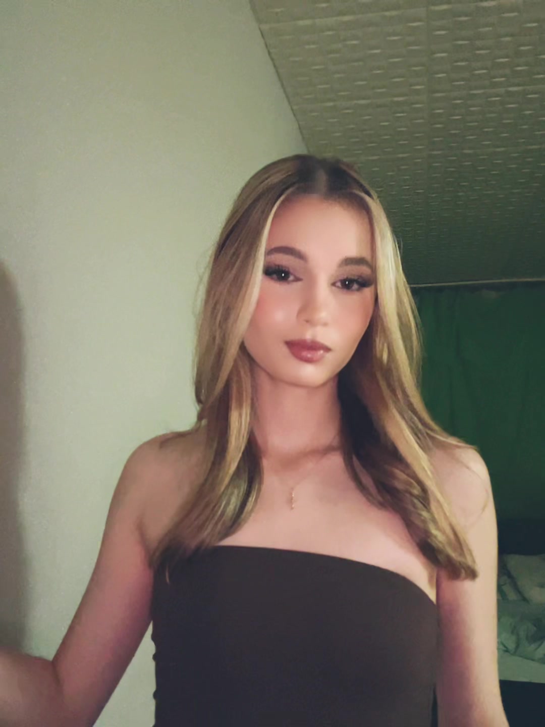 @𝓥𝓡