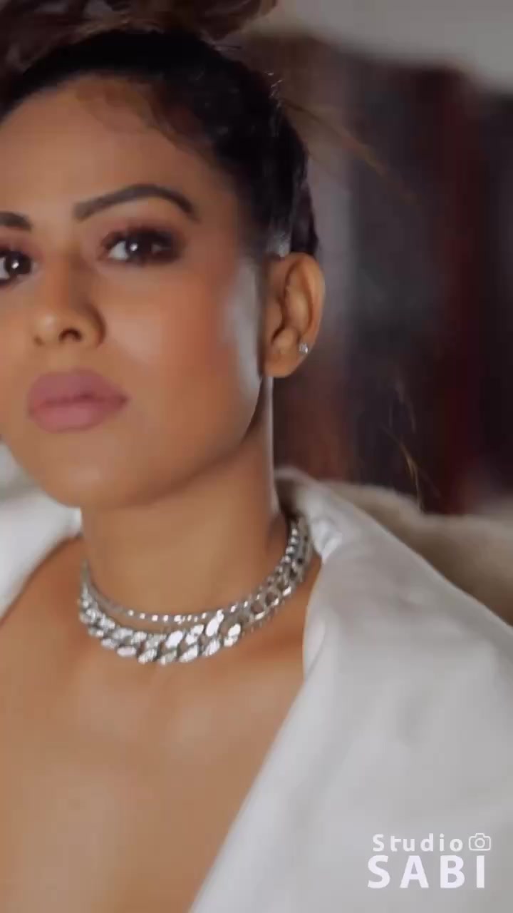 @nia Sharma
