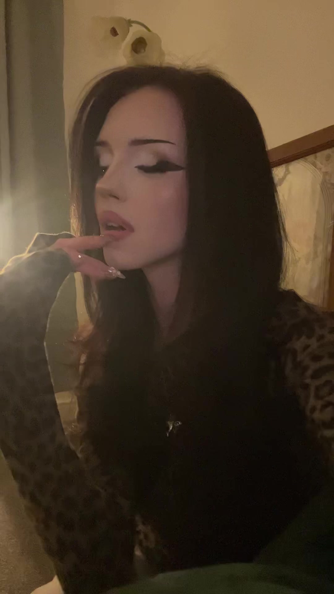 @luv2ellz