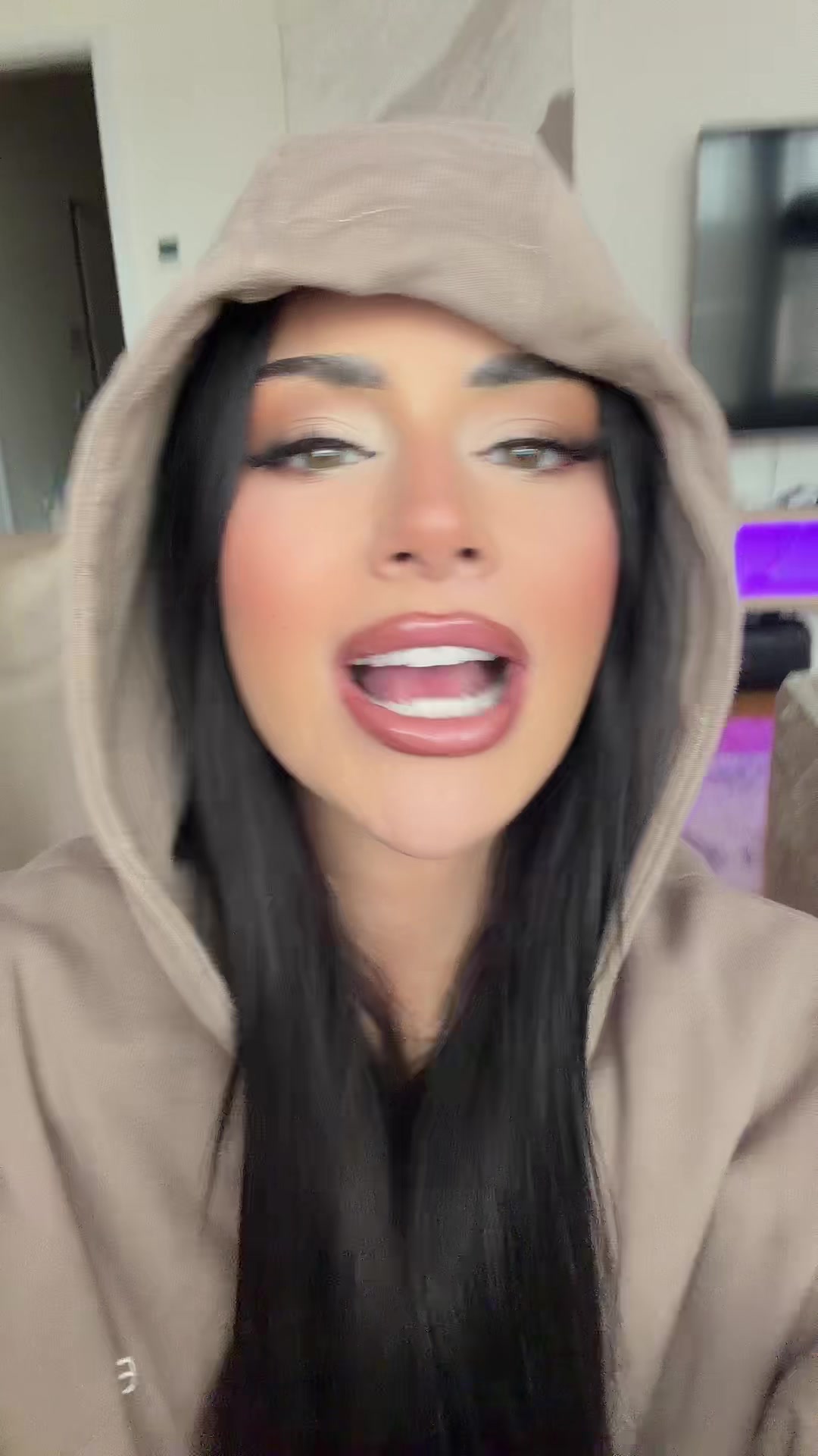 @Dominique Alagia