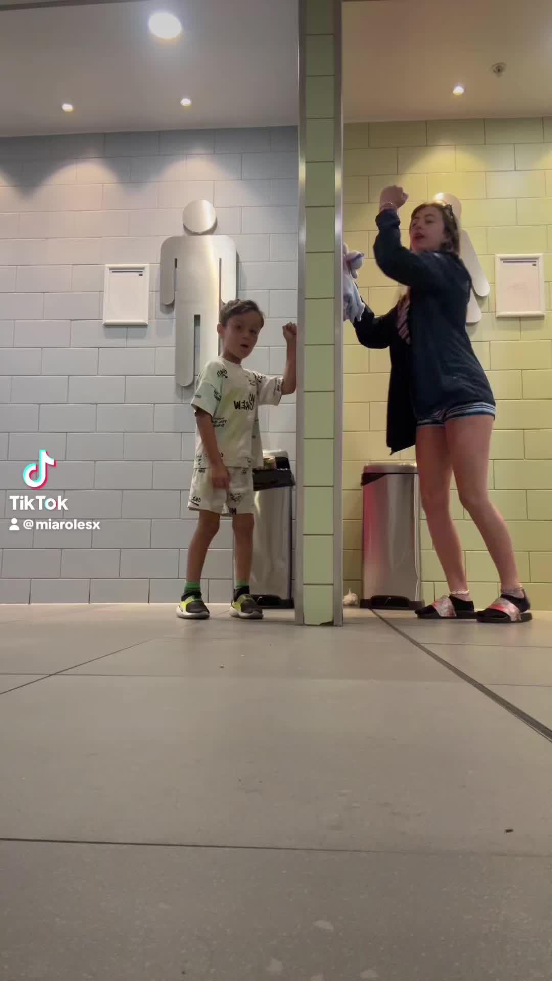 @mia