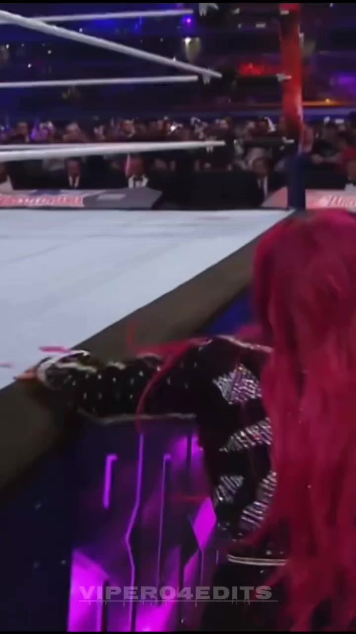 @AJ LEE