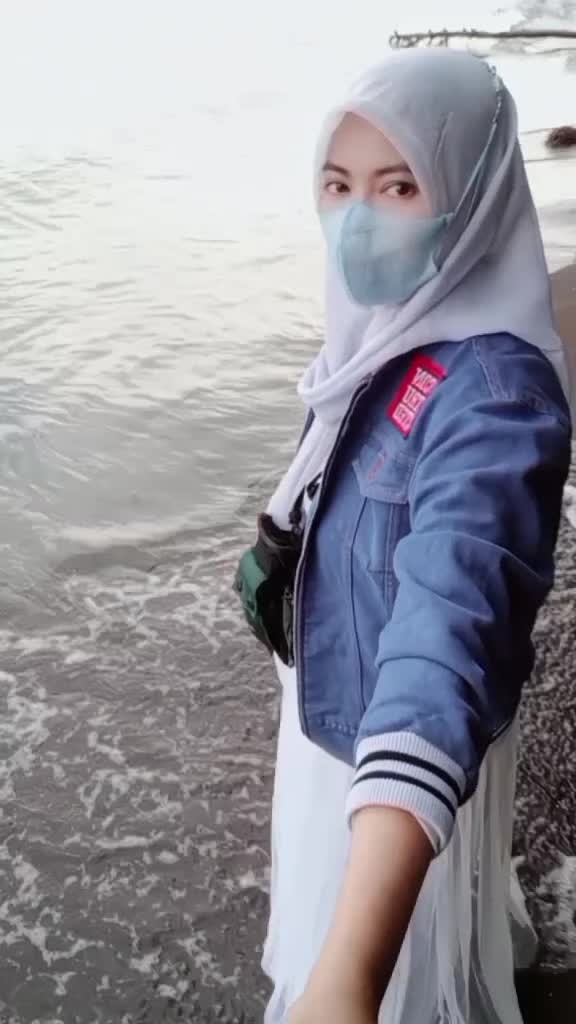 @Dari Kontak Anda