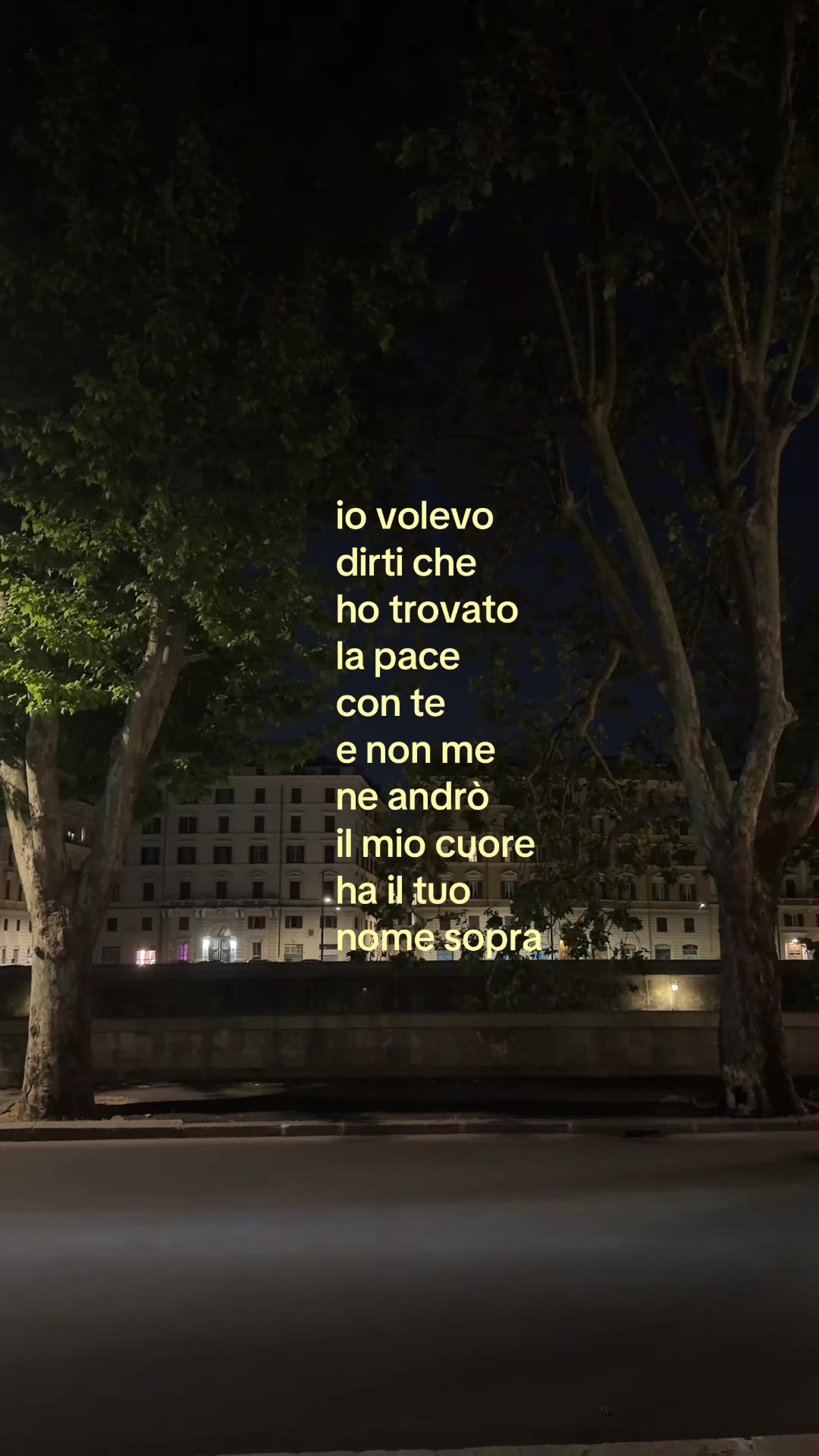 @prima stanza a destra