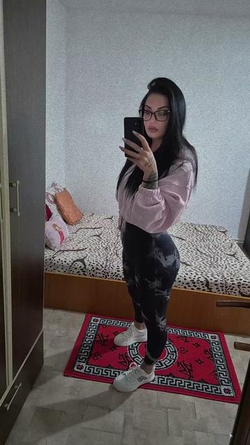 @🥀🖤Ella⚰️🪦