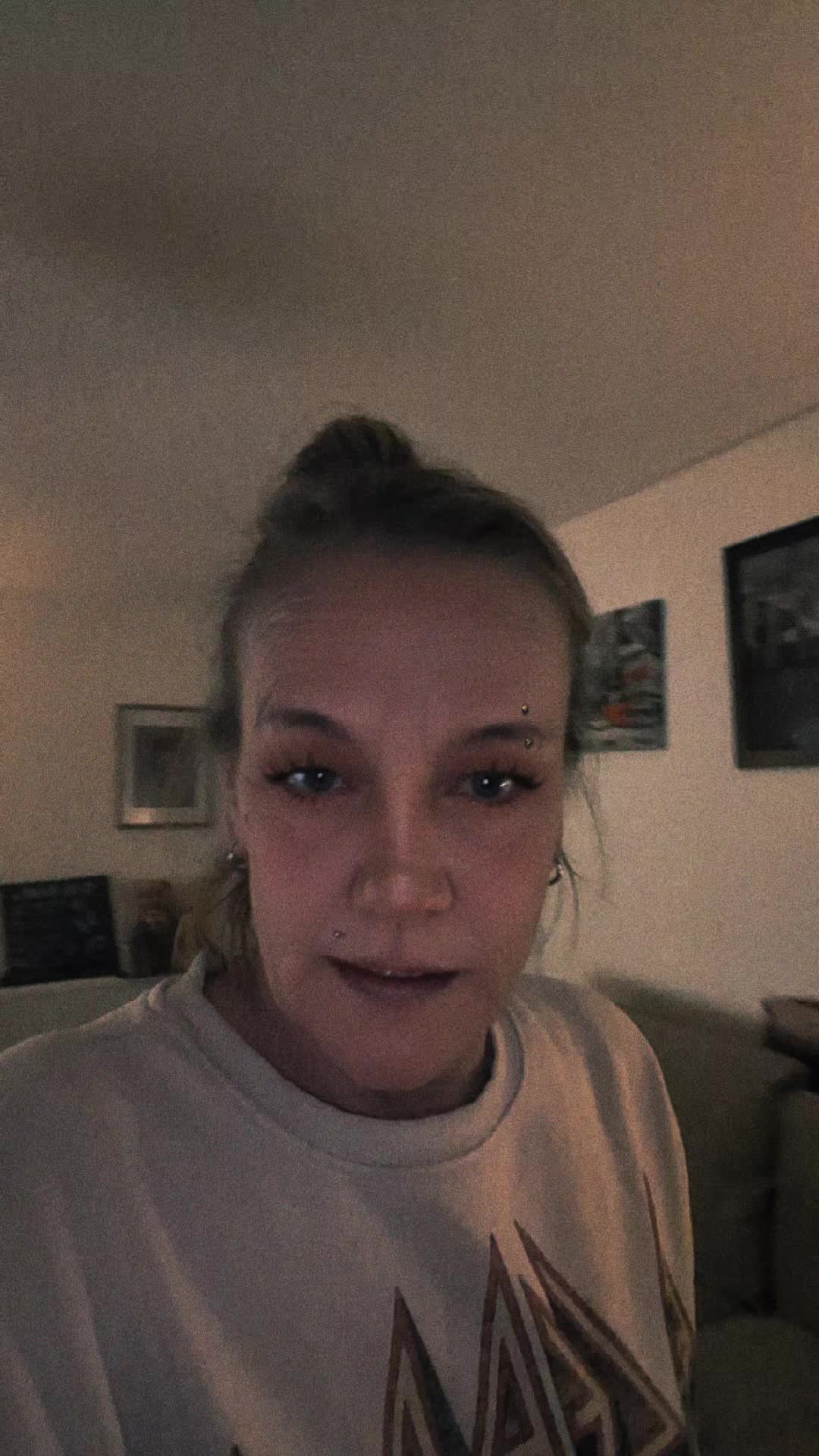 @Lesleyanne Warren