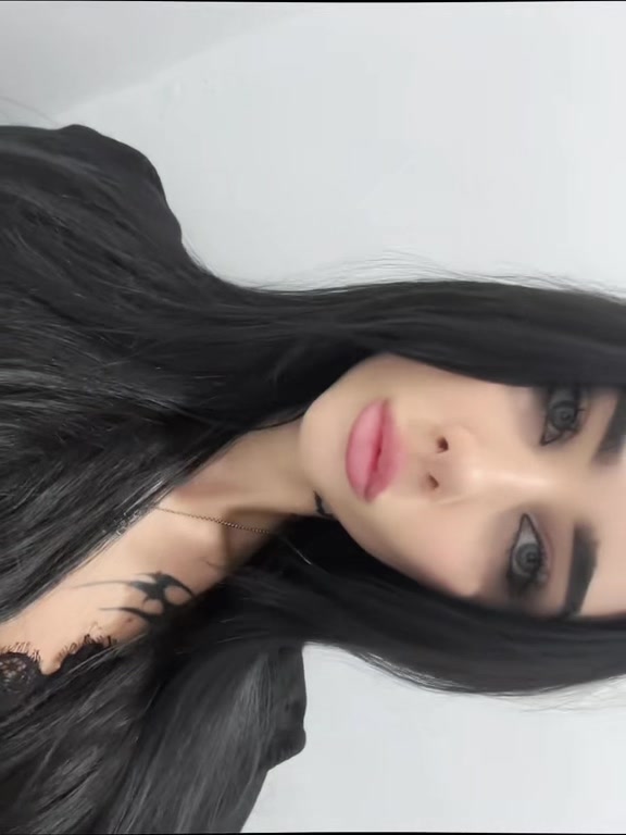 @nikolestunna