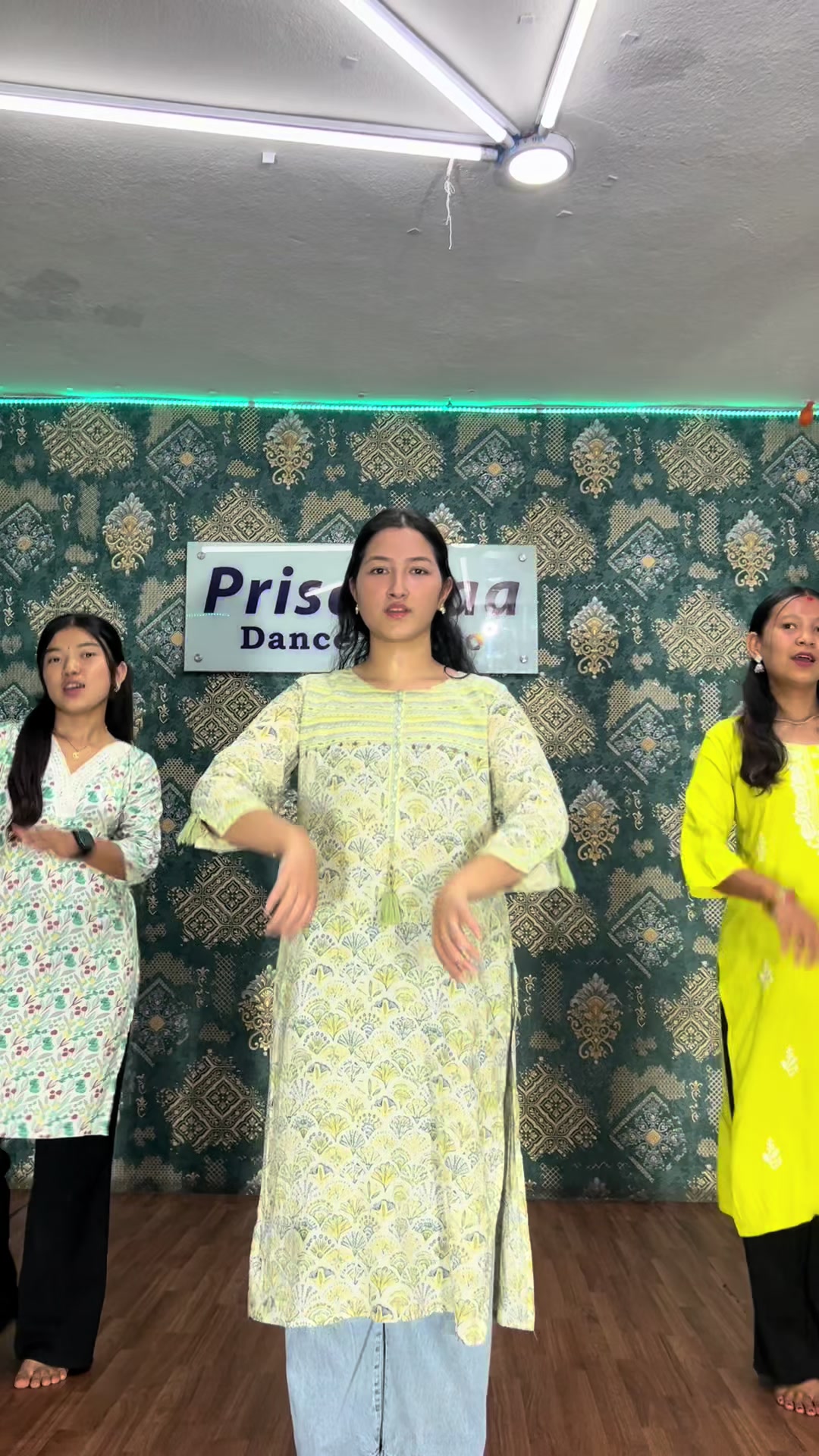 @prisansaa dance studio