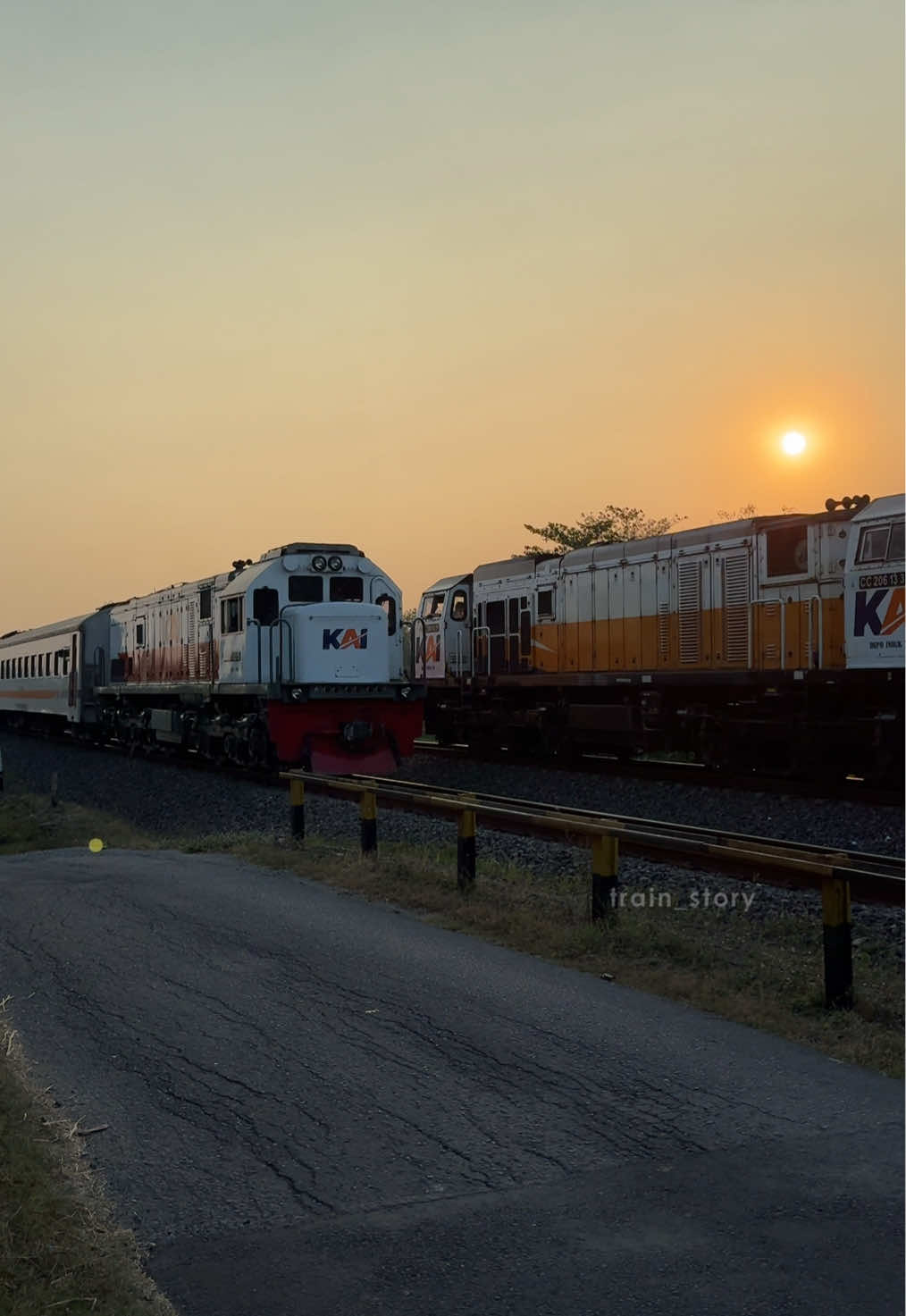 @Train_Story
