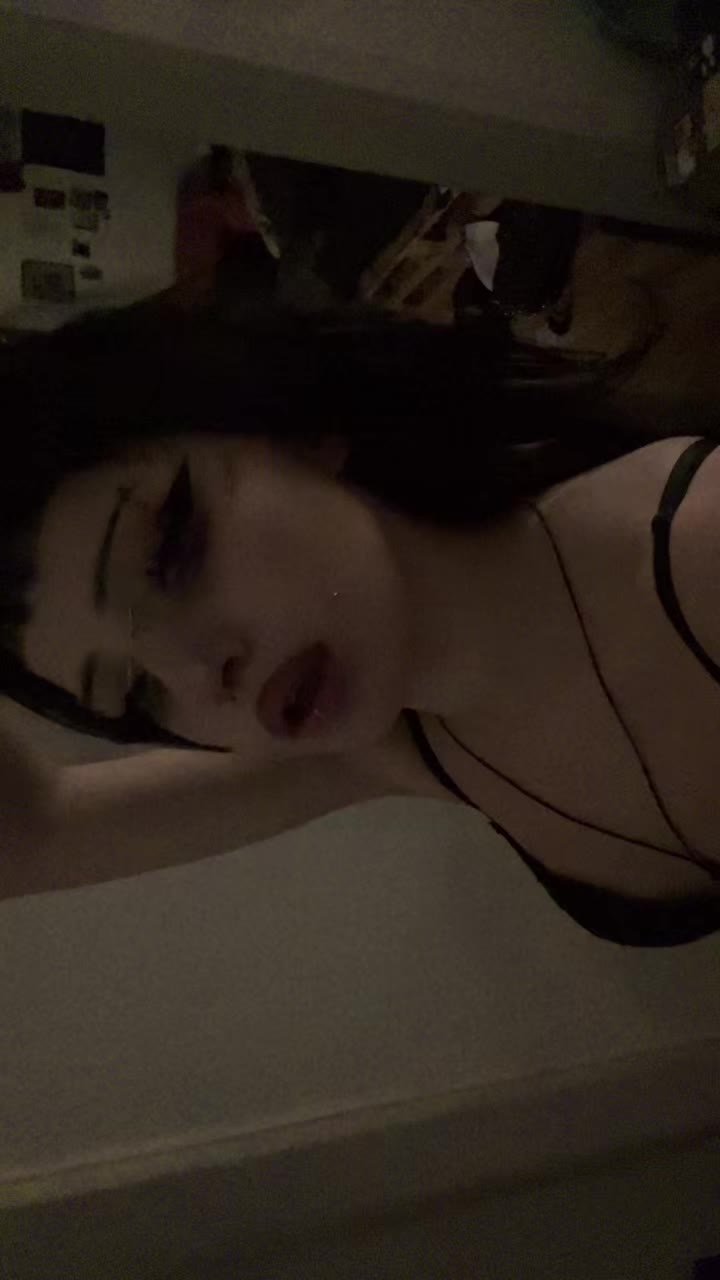 @lily ⛓️🖤