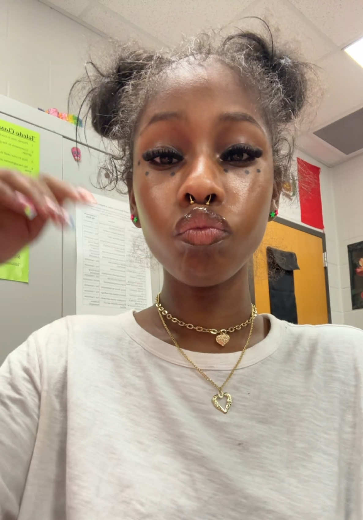 @prettyprivilege . 💕