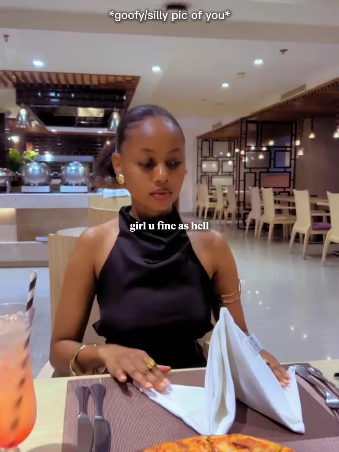 @JOAN JOHN👑