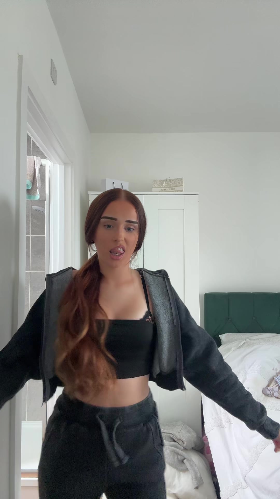 @elliespame