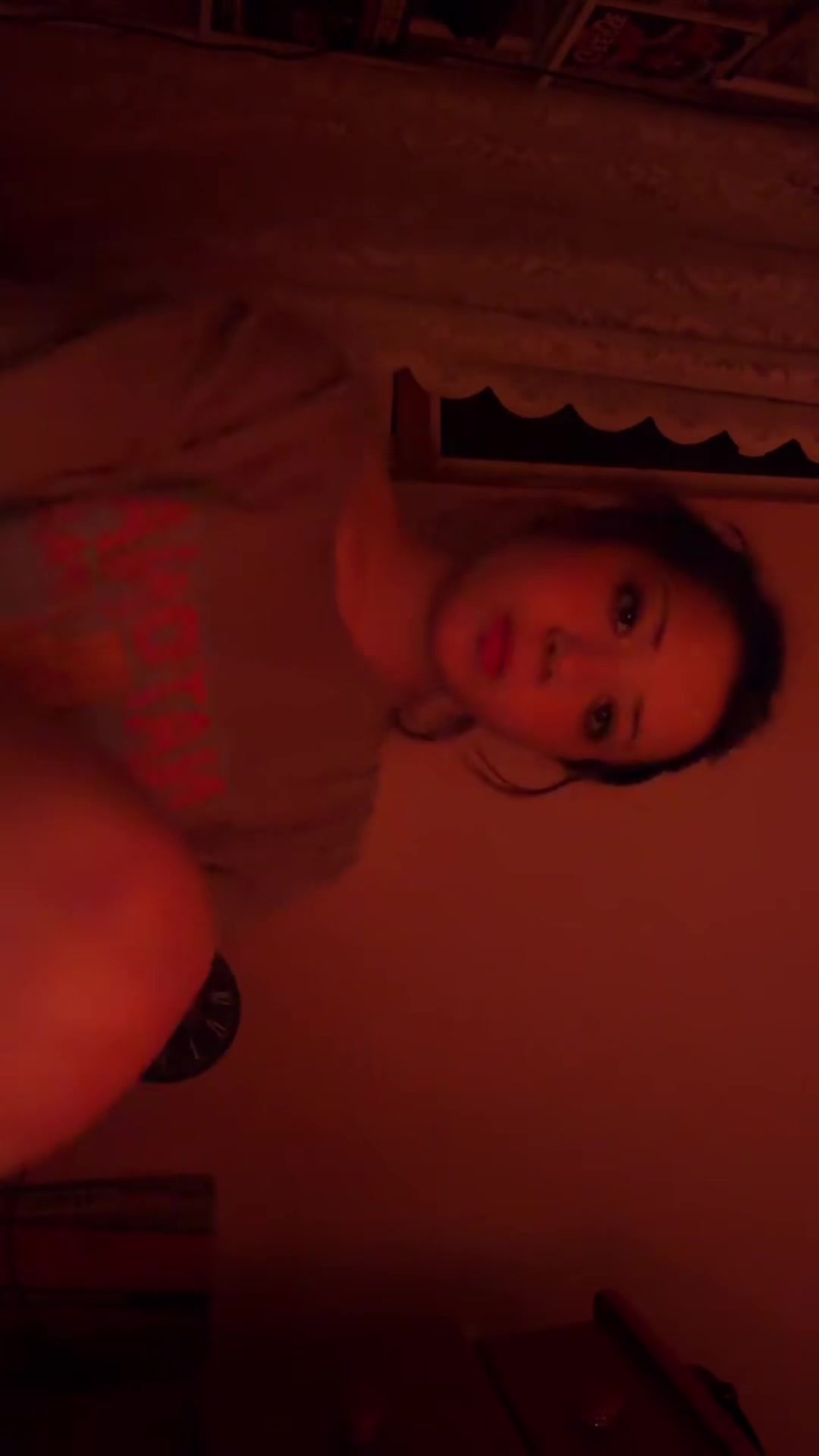 @ellebaynisinsane