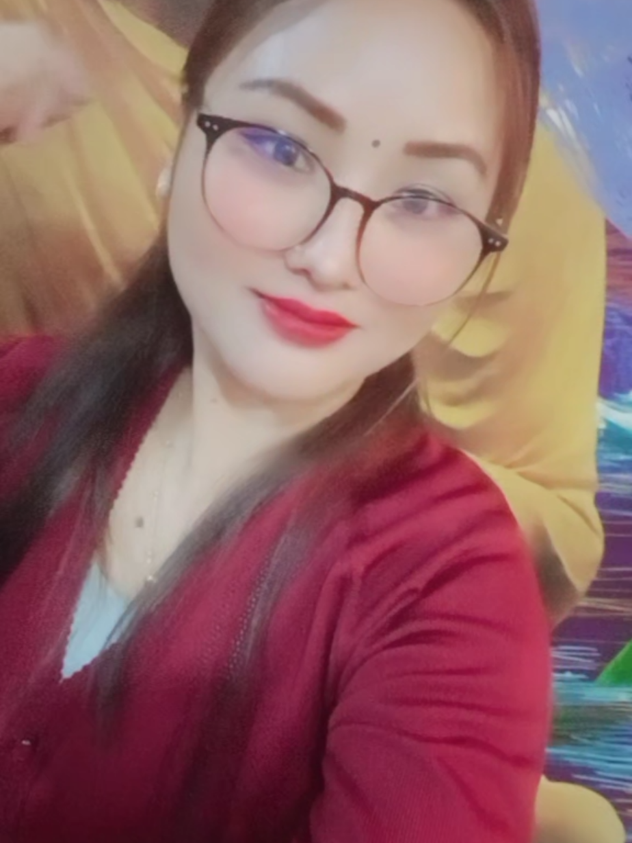 @laxmi..saru magar❣️☺️💐