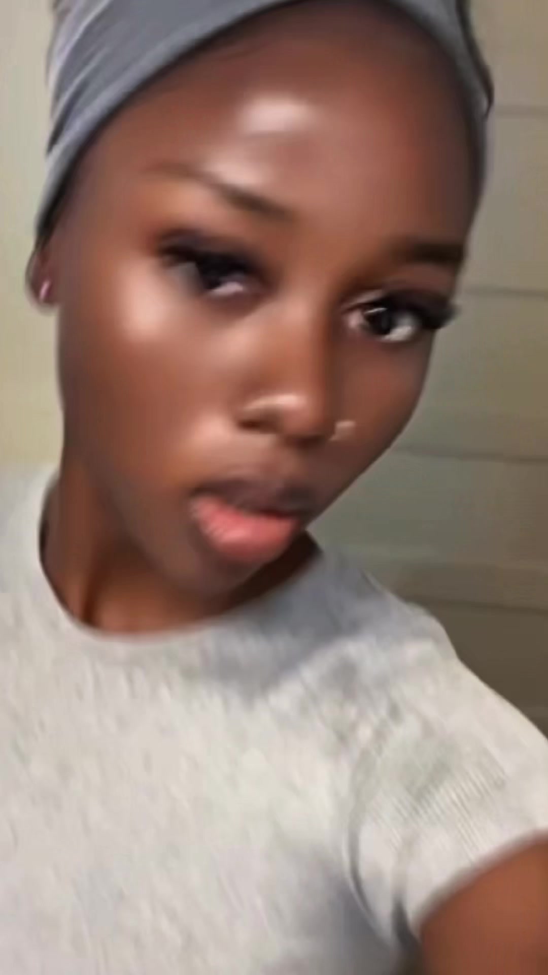 @Dark_girl_hawa