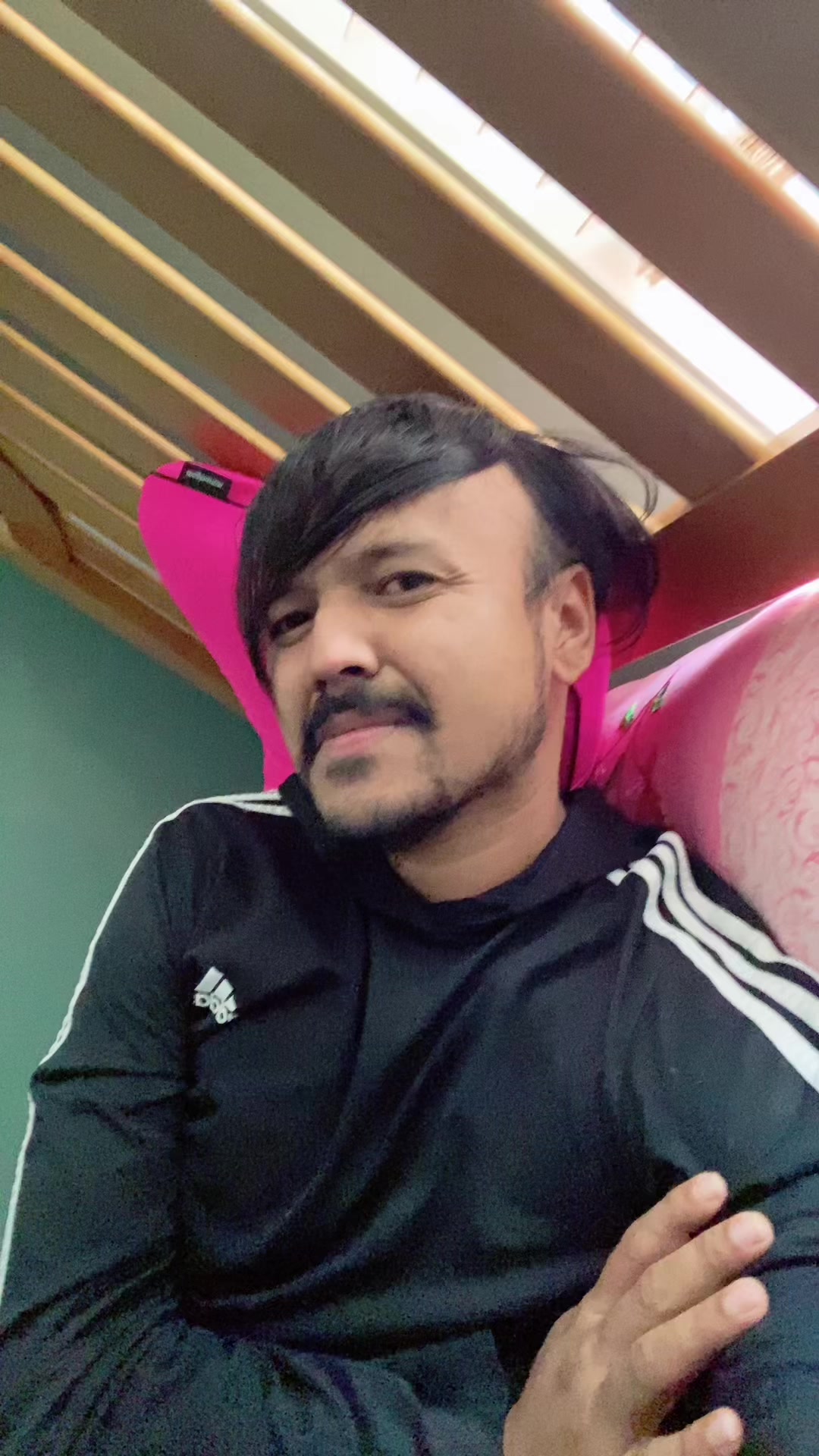 @sthaaashish