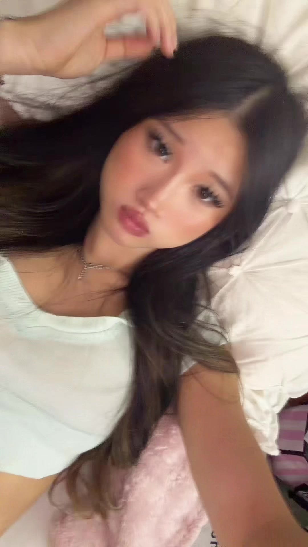 @isaqella