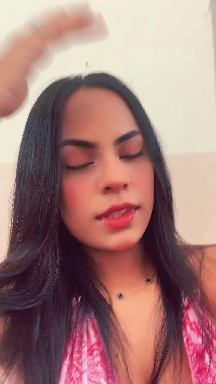 @Dani_lopess