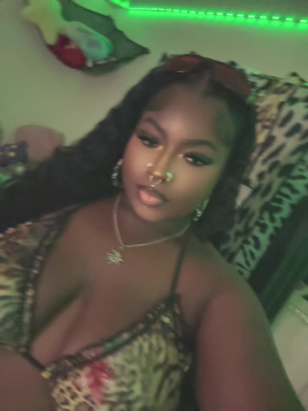 @kantuh👩🏾❤️💋👩🏾<3