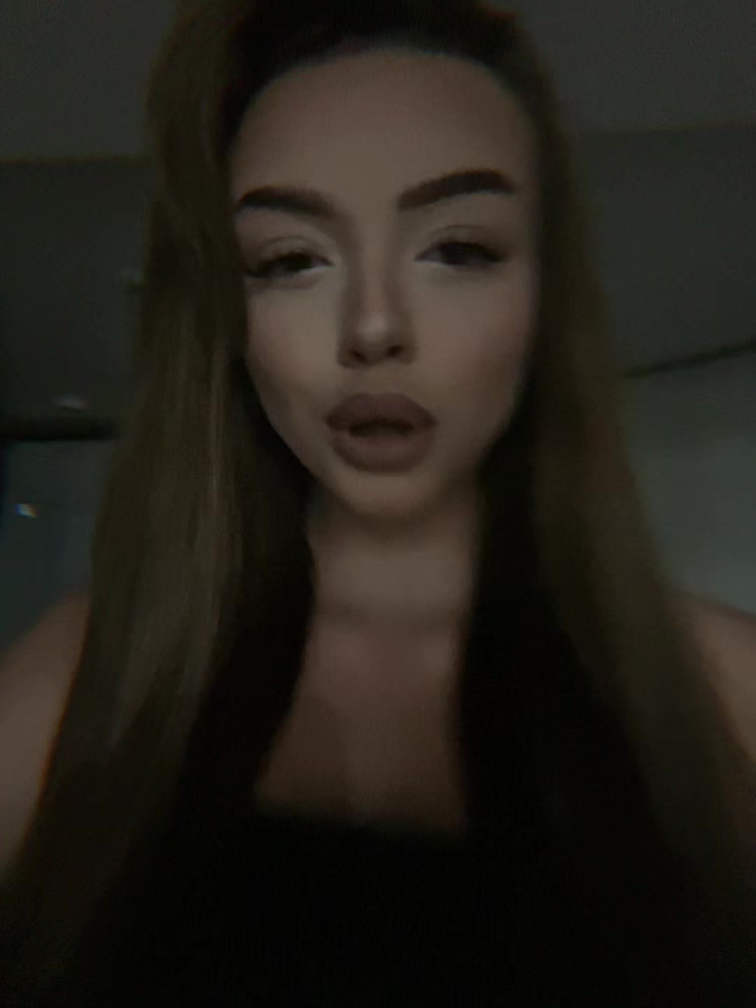@айза