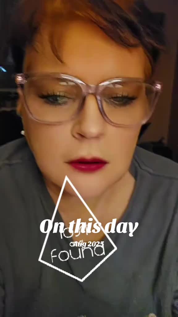 @FoxxyJoy