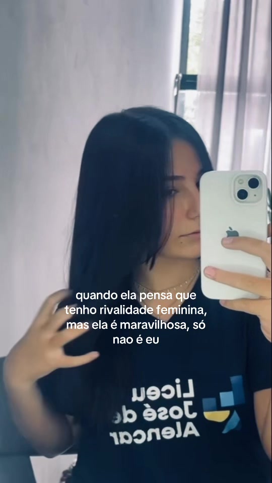 @larissa