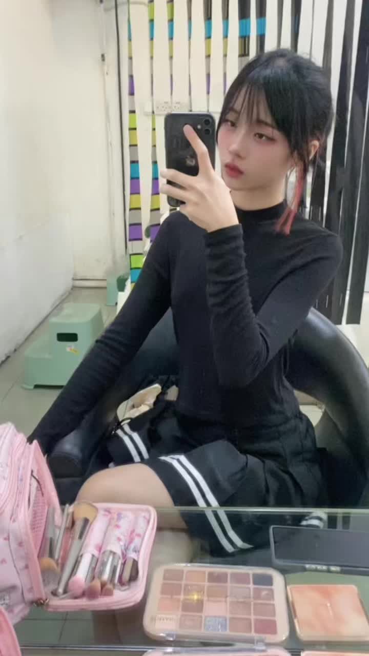 @Emi 🐇