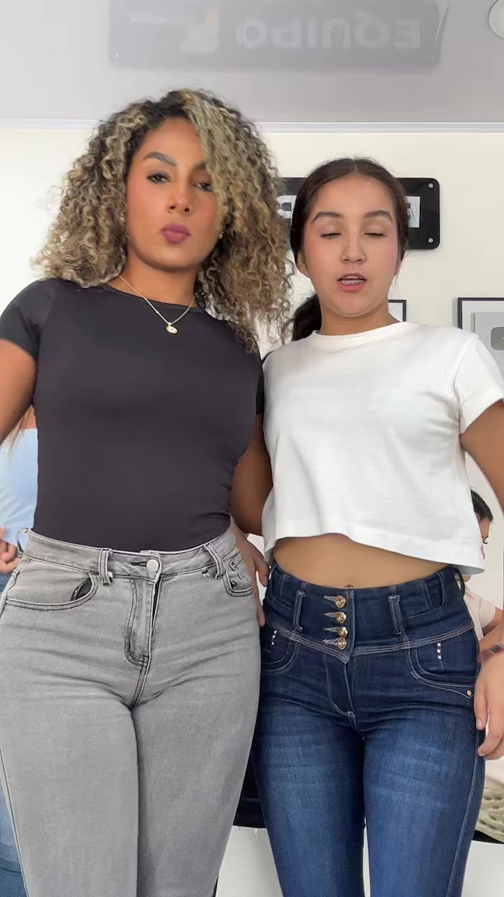 @Emi Mena
