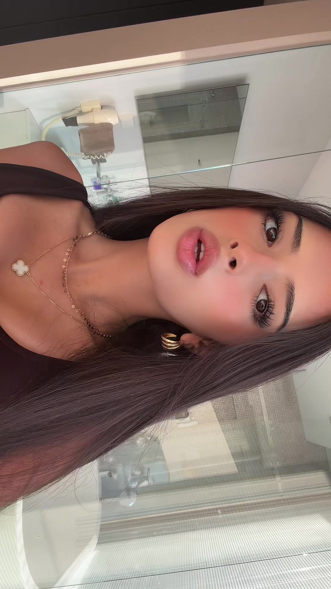 @ella
