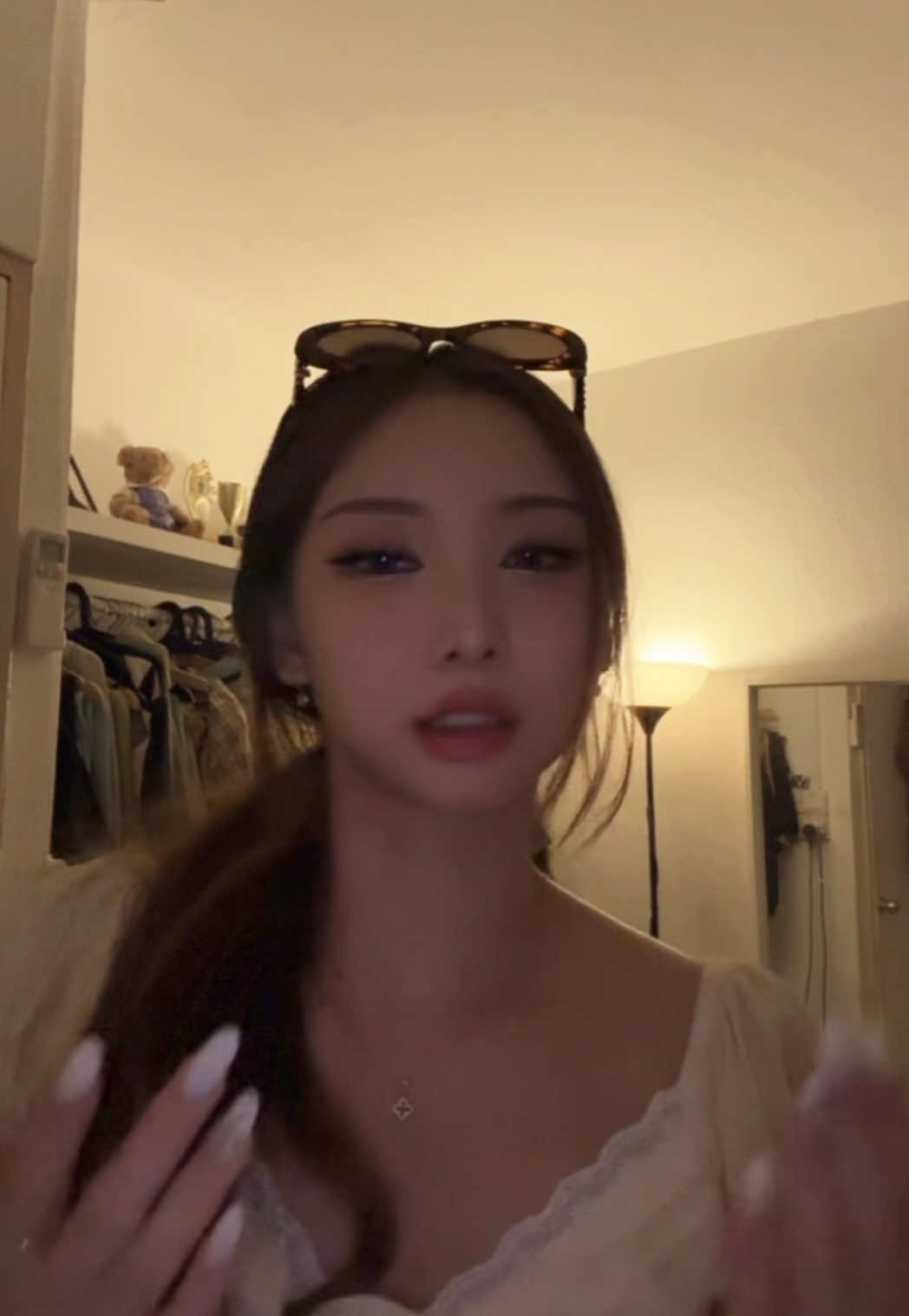 @isabella