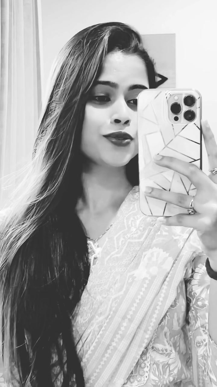 @👑Saanvi Mehra🕊️