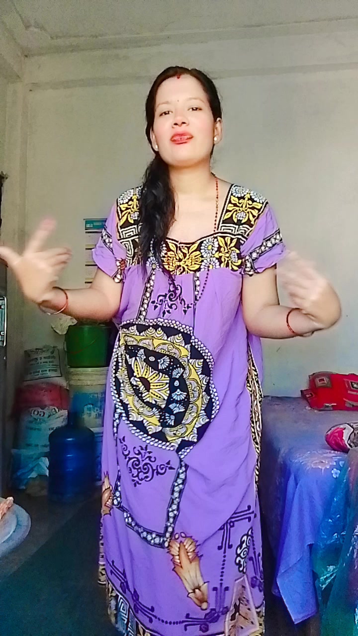 @Roshani KC💞