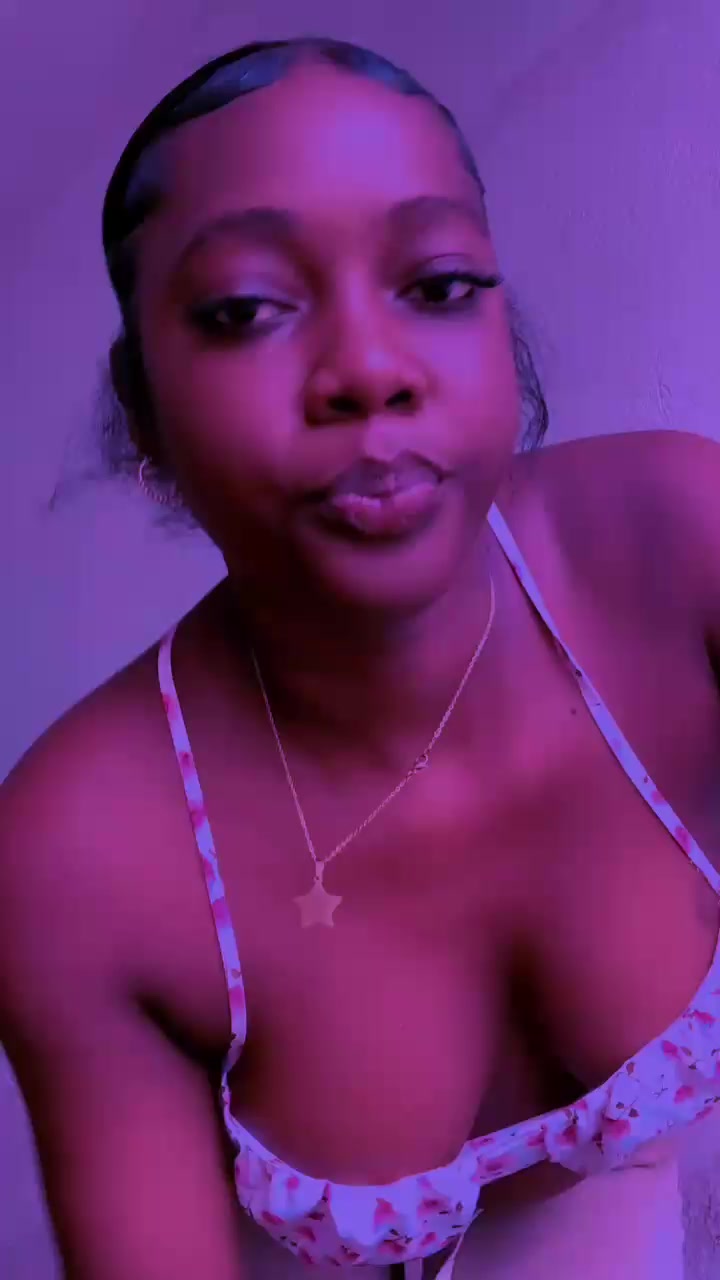 @<<Poupée noire 🥺🌹🤎