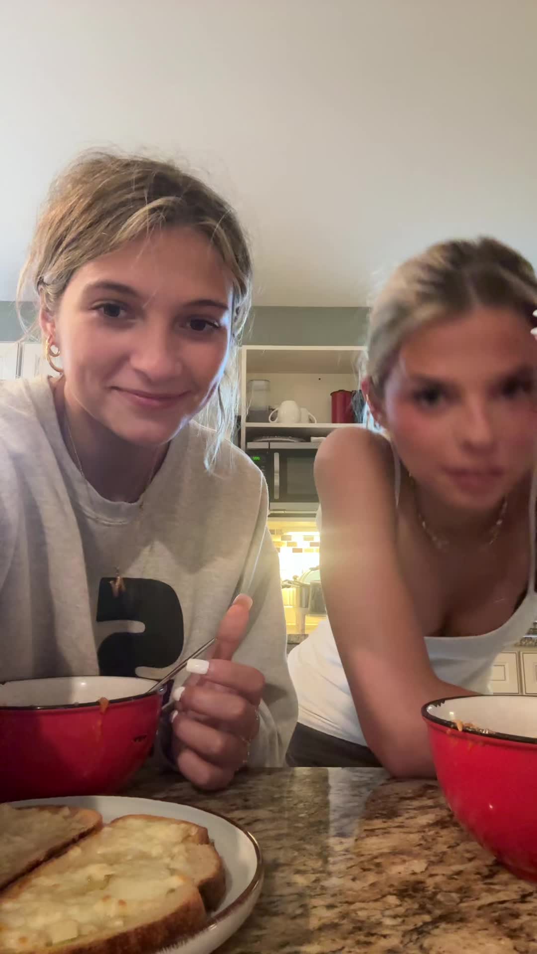 @👾
