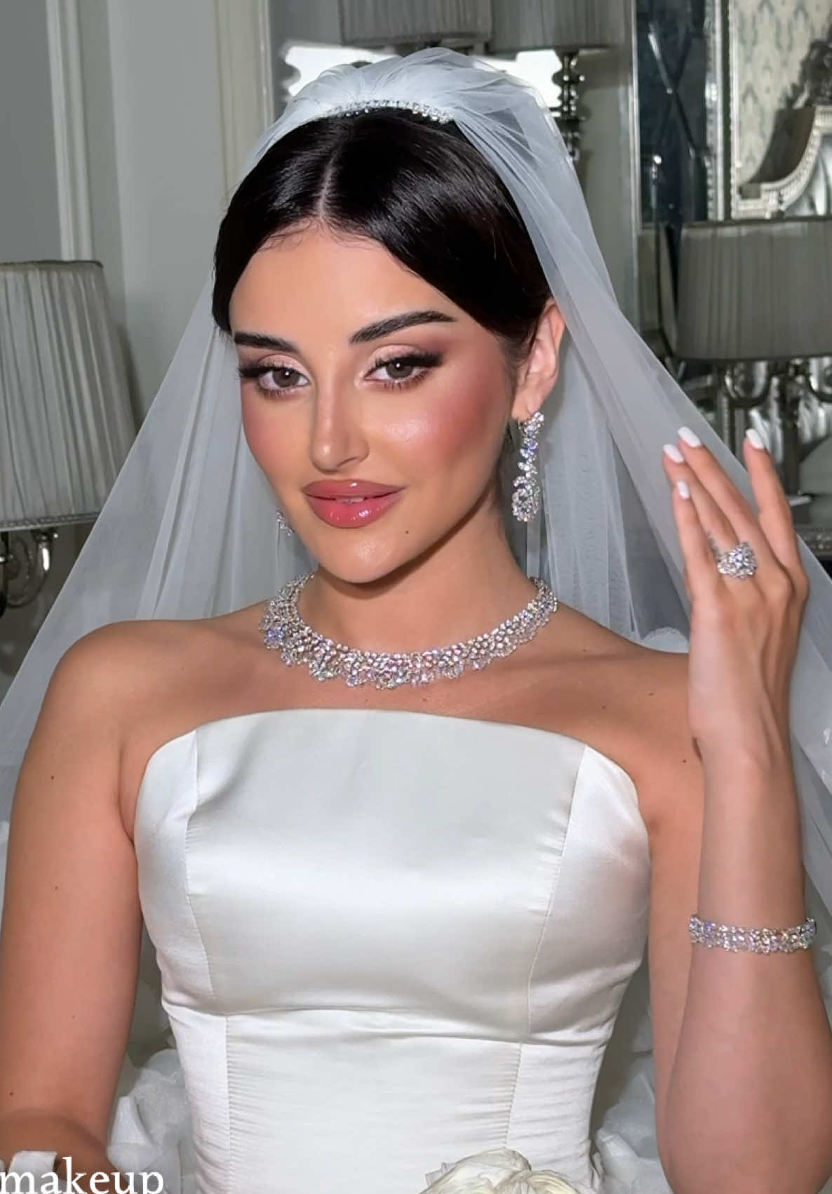 @Lolla Makeup Artist