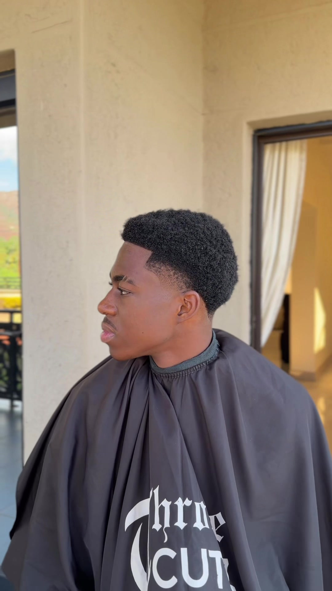 @THRONE CUTZ®
