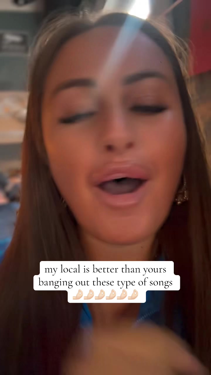 @courtneywhitexx