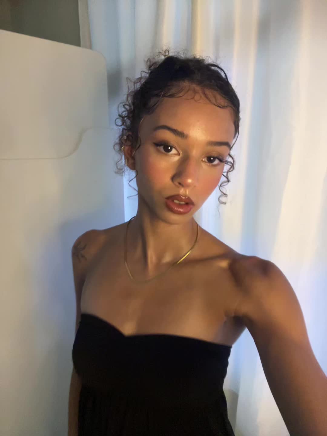 @anisalizuade