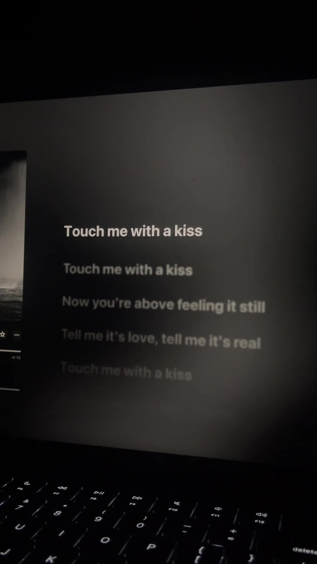 @🎧