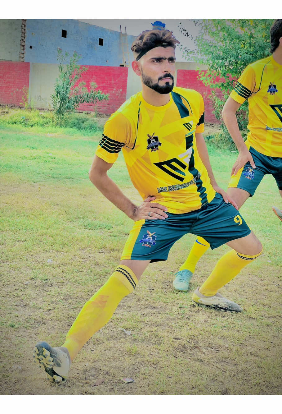 @𝐌𝐫✌️چدھڑ☠️⚽