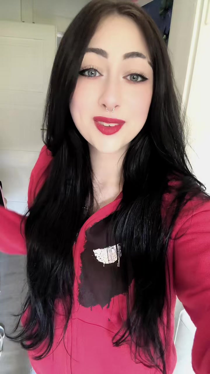 @Juli 🦇
