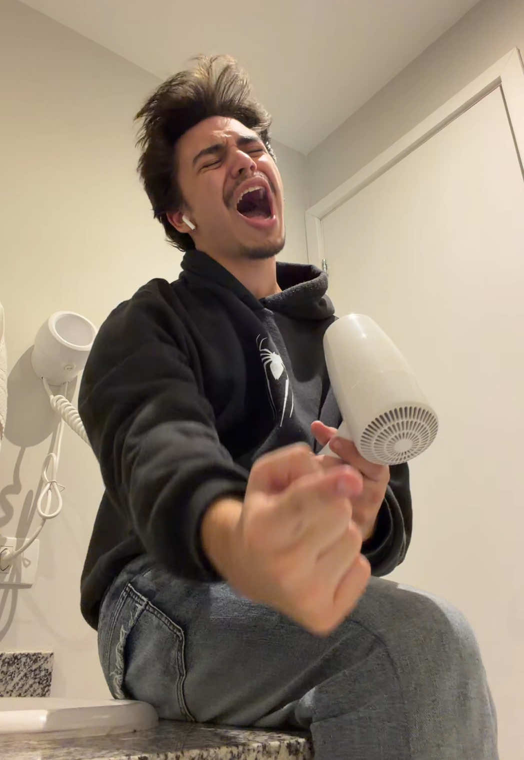 @Augusto César