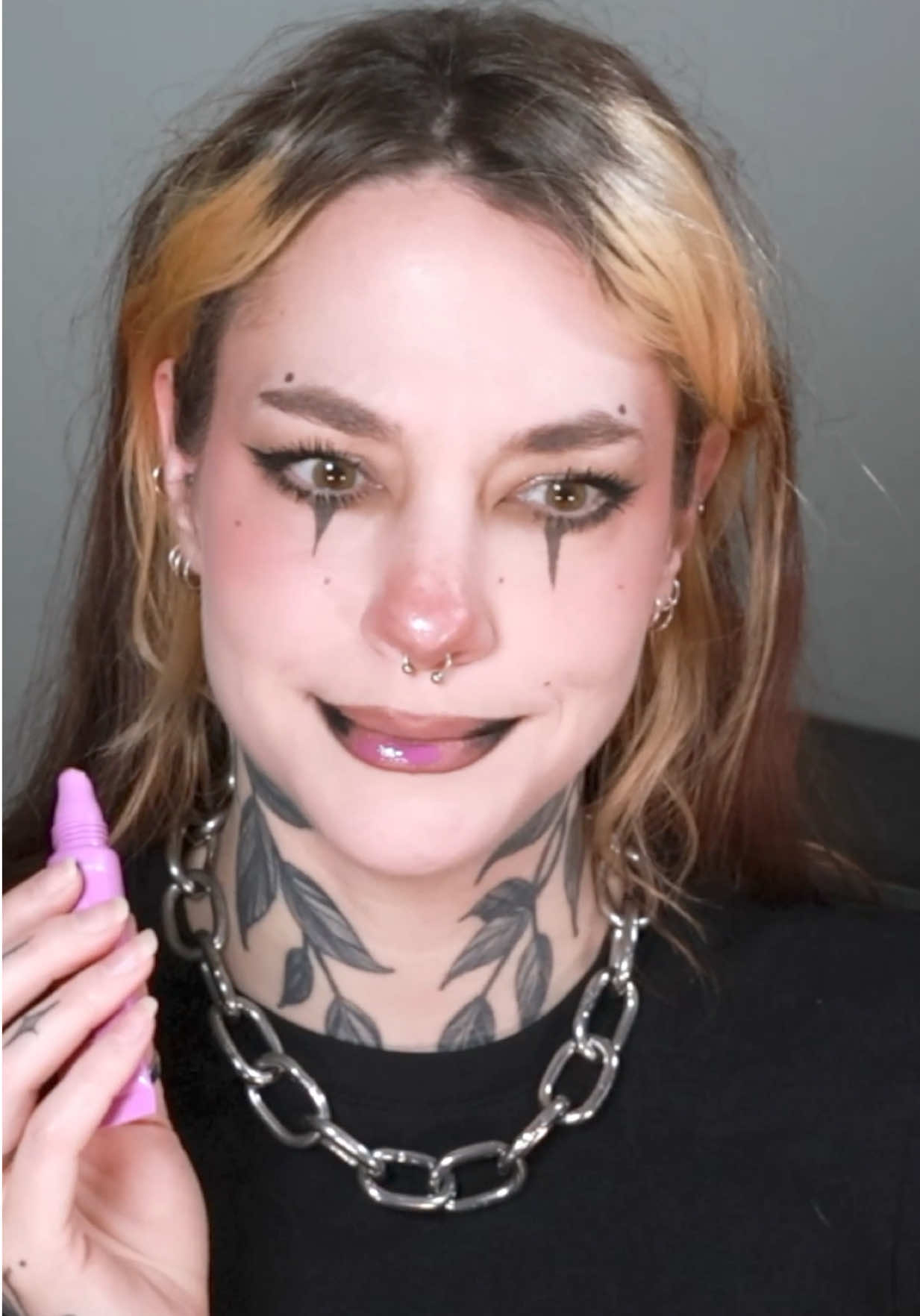 @CourtneyQuarantine