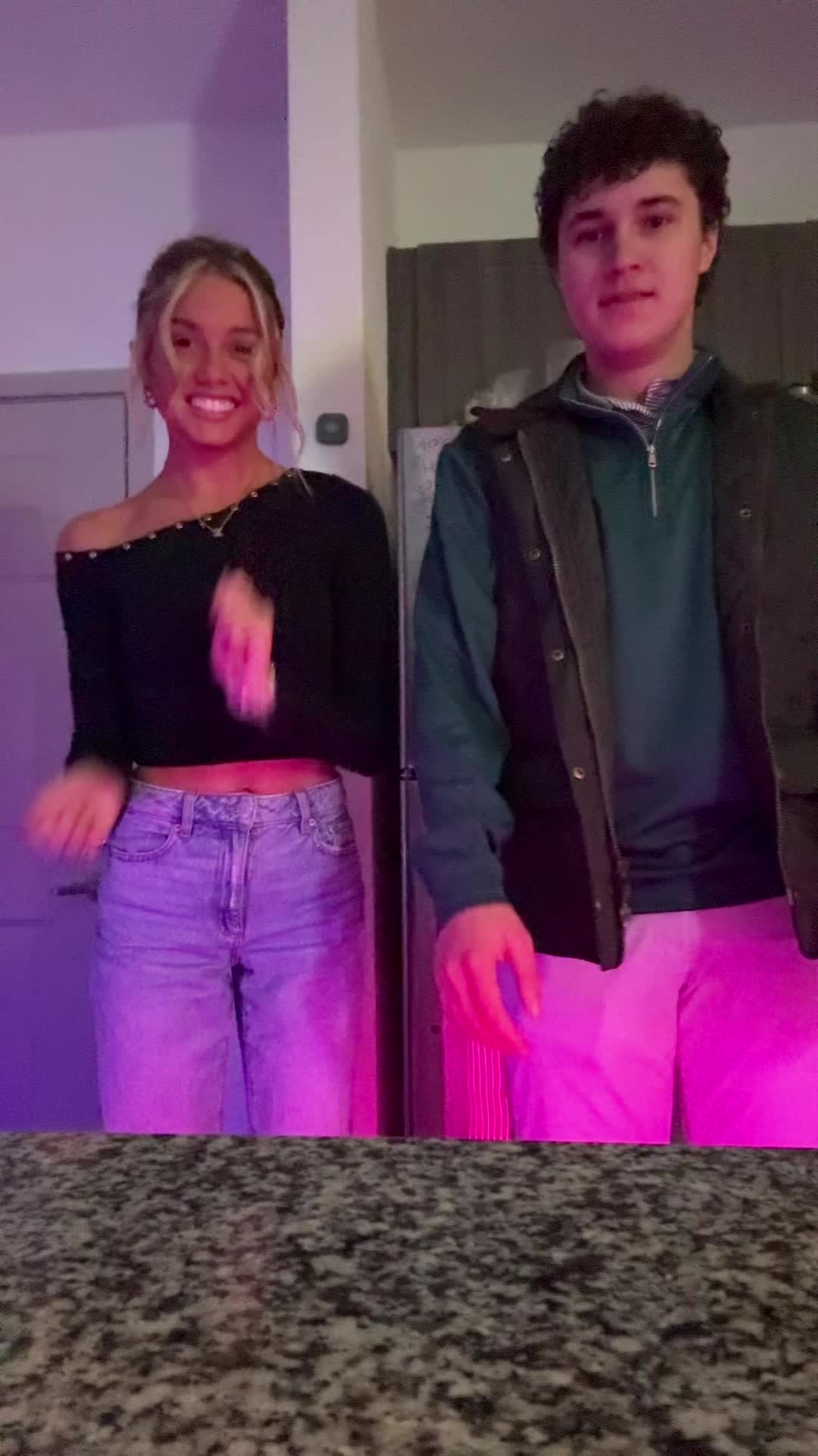 @chloebrookss