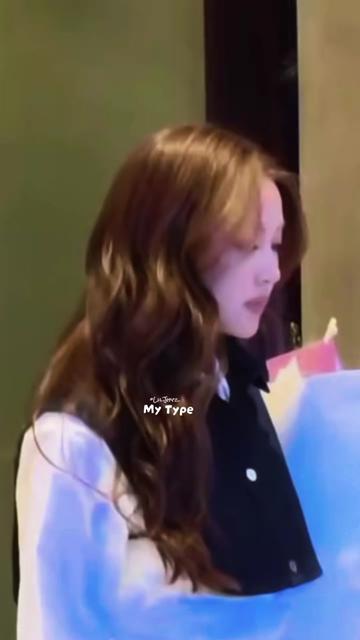 @ᵖˡˢ𝐿𝑖𝑙 𝐽ℎ𝑦𝑧ผีเสื้อสีรุ้ง