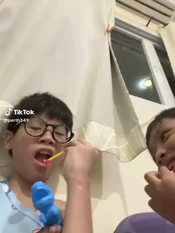 @หวังสี้เจ้า  เด็กเรือใบสีฟ้า
